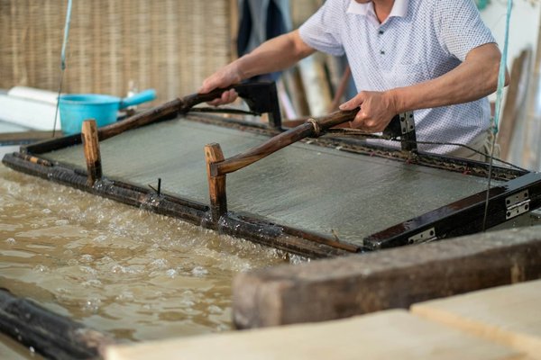 Où trouver des cours de fabrication de papier traditionnel en Thaïlande ?